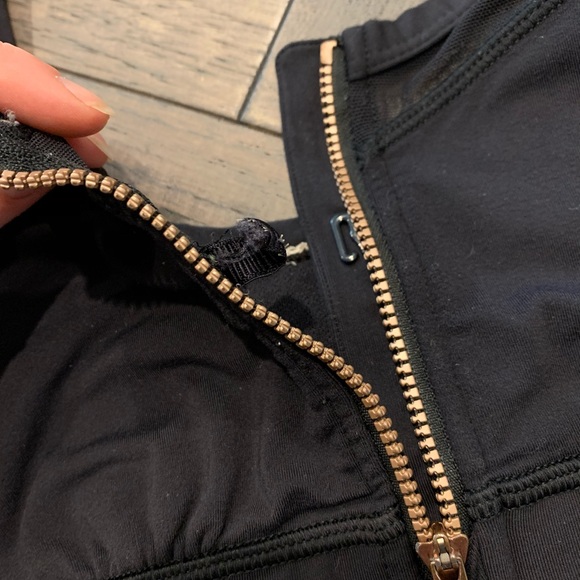 Black Lululemon Zip Up Sports Bra (size 6) - Picture 4 of 5